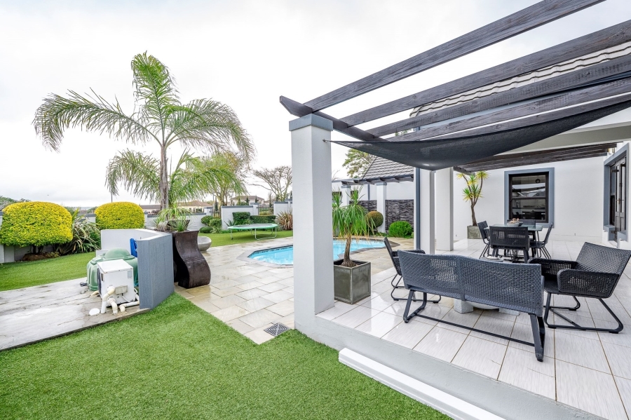 3 Bedroom Property for Sale in Graanendal Western Cape